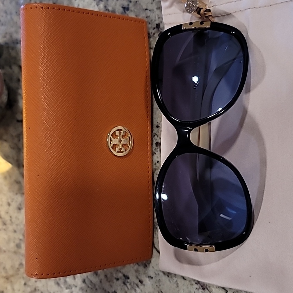 Tory Burch sunnies